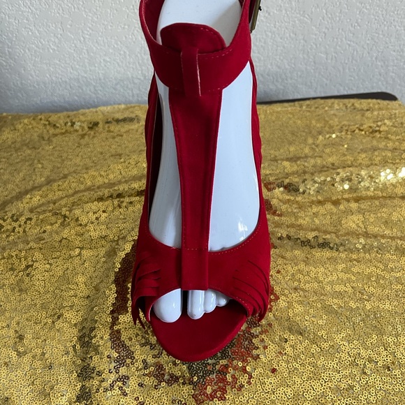 Red Kiss Red Fringe Thing Wedge Heels - Picture 2 of 4